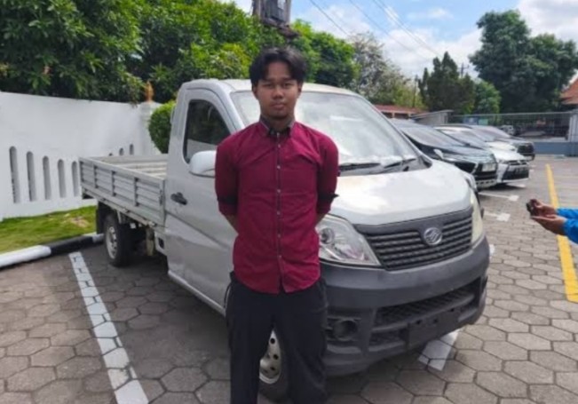 Aufaa Luqmana penggugat mobil Esemka Jokowi, Ma'ruf Amin dan PT SMK. [Instagram]